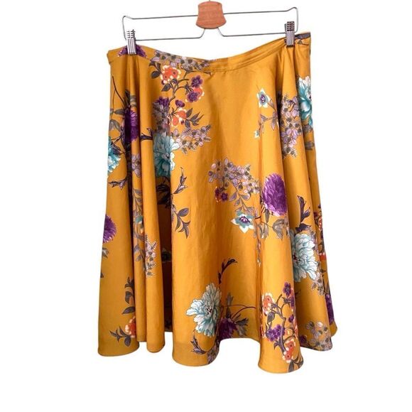 Modcloth Bea Dot Satin A Line Midi Circle Skirt in Size 1X - Picture 8 of 12